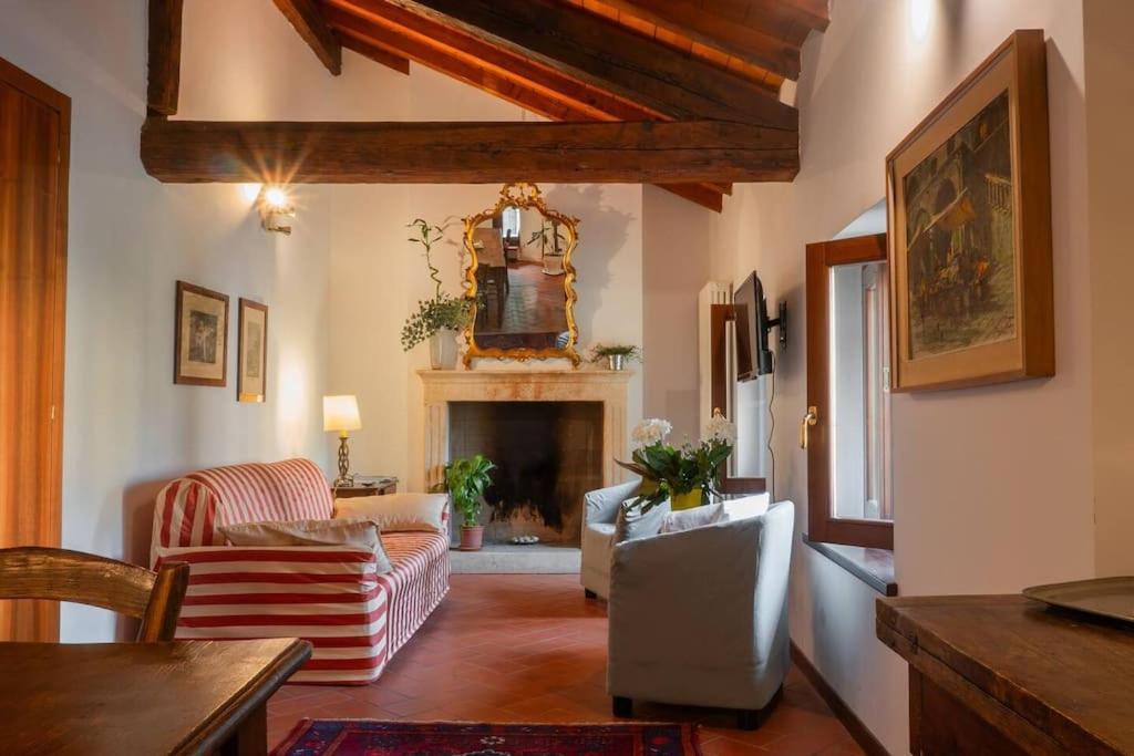 La Finestra Sul Civico Cinque Apartment Verona Exterior foto